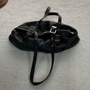 Perlina Elegant Black Leather Handbag